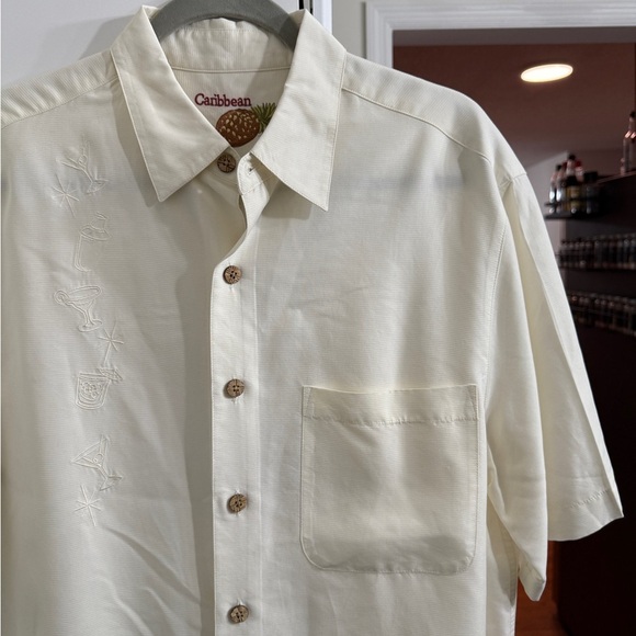 Caribbean Cream Cocktail Embroidered Short Sleeve Button Up Shirt Size Medium - Picture 1 of 6